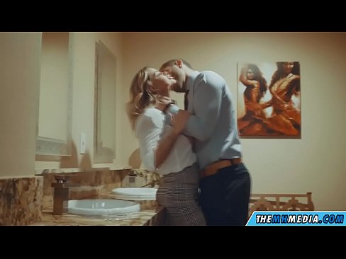 ❤️ Ina whakawaia koe e te kakaho tetona i roto i te wharepaku whanui ️❌ Ataata whakaeneene i porn mi.xxxner.ru ❌